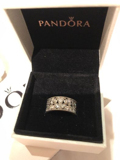 Pandora Shimmering Leaves Ring