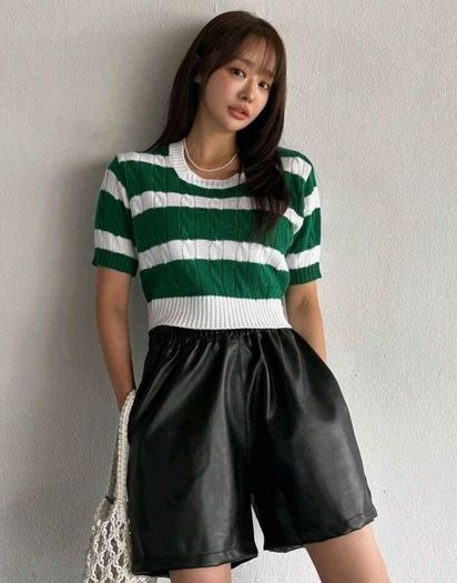 Elastic waist black PU leather shorts size S