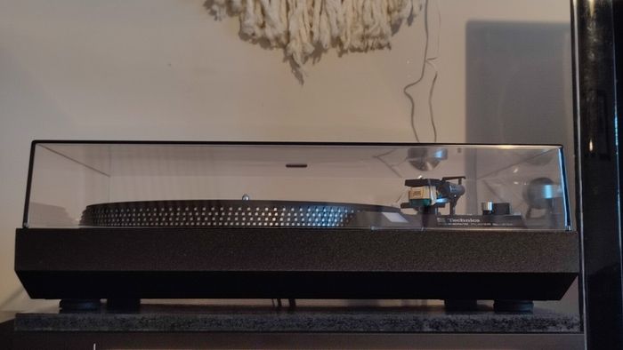 Technics SL-23A turntable/Record player. Like NEW!