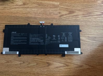 ASU's Model: UX325E Notebook PC battery
