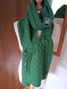 Beautiful Aran Woollen Mills Kelly Green Scarf & Matching Headband