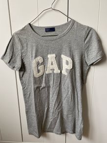 GAP t-shirt / top for women / ladies in perfect condition.  Size: XS.