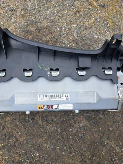 Toyota chr knee airbag
