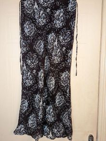 beautiful floral maxi skirt. Light and fully lined. Perfect for summer