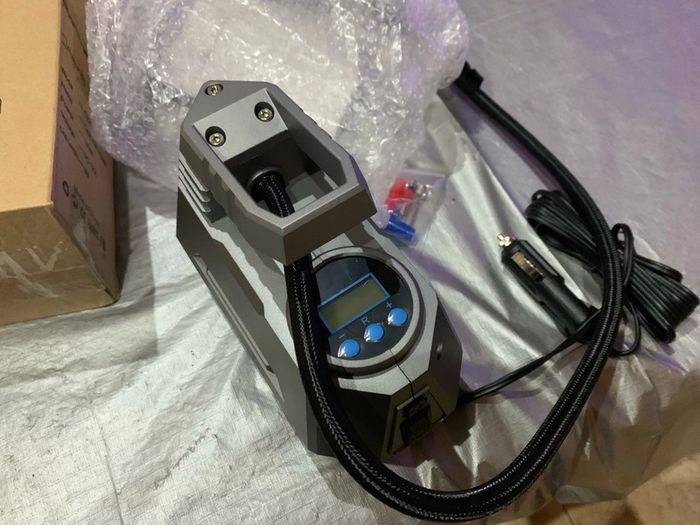 BRAND NEW Car Air Compressor Portable Inflatable Pump 12V Automobile Tire Inflator
