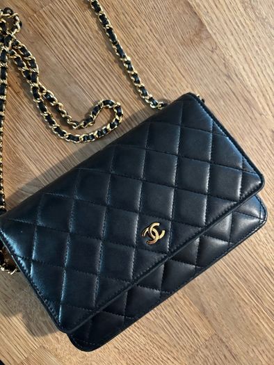 Chanel Wallet on Chain authentic