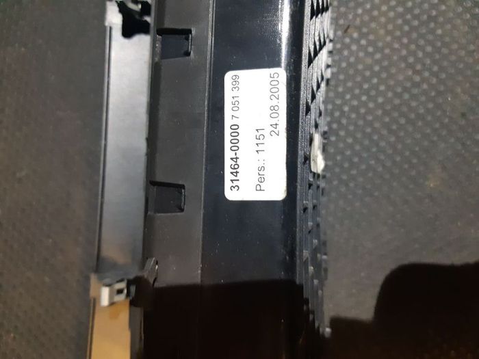 BMW E60/61 5 Series Centre Console Hole Centre Pocket LCI 7051399