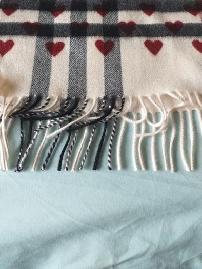 Bnwt Burberry Sold Out Heart Scarf