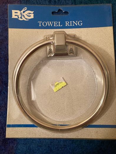 Gold Colour Towel Ring. (New)
