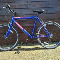 Bicycle and bicycle stand