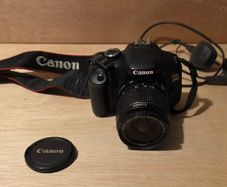 Cannon EOS 600D Camera In Overall Good Condition Comes With Battery & Charger.