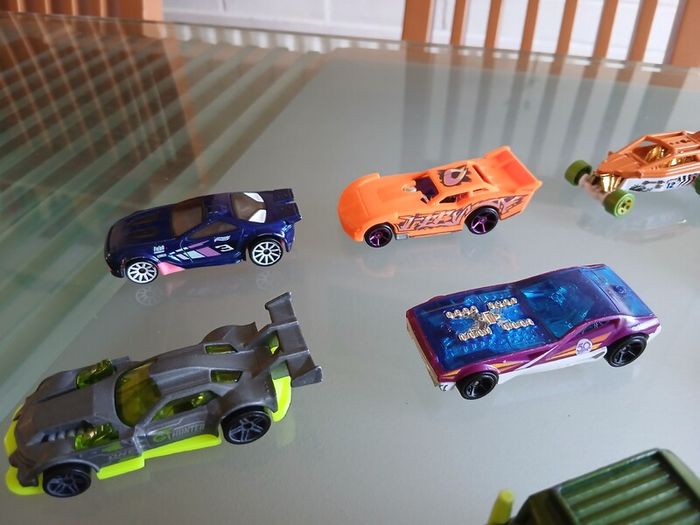 22 Hot Wheels Toy Cars Lot 1:64 Scale