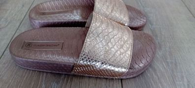 Ladies Sliders UK3