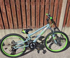 Apollo 24" bicycle