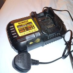 DeWalt battery charger DCB116 Fast charger
