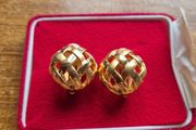 Vintage Gold Tone Earrings