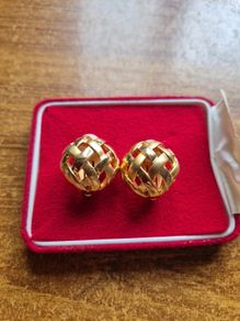 Vintage Gold Tone Earrings