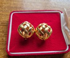 Vintage Gold Tone Earrings