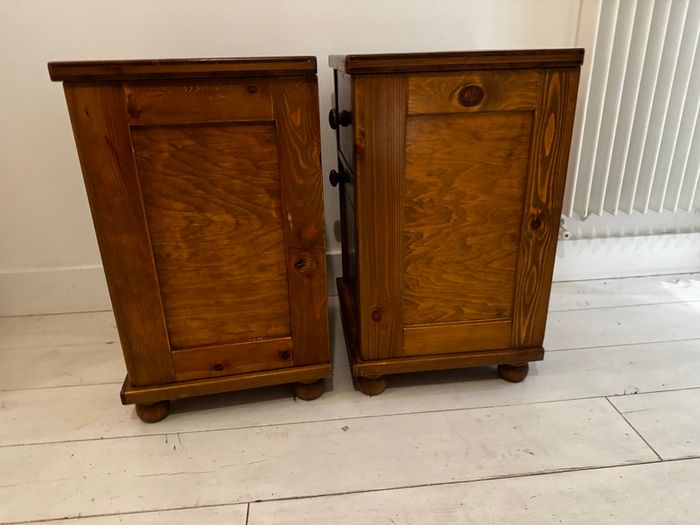 Bedside locker x 2