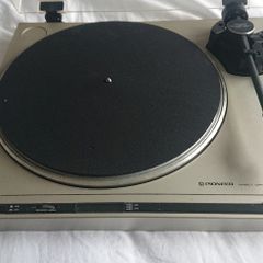 Pioneer PL-320  Turntable