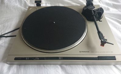 Pioneer PL-320  Turntable