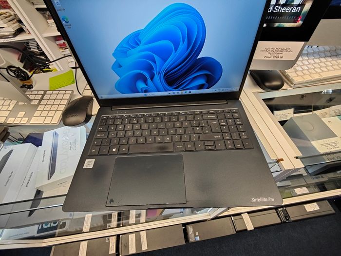 Toshiba Dynabook Satellite Pro C50 Core i7-1065G7 (10th Gen) 16GB 500GB SSD 15.6 Inch FHD Windows 11 Pro Laptop