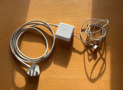 Apple Macbook Charger 45W MagSafe 2
