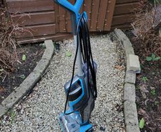 Vacuum cleaner and wash