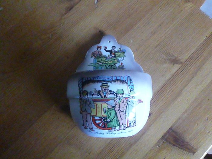 Vintage Staffordshire ....the Hokey pokey man font