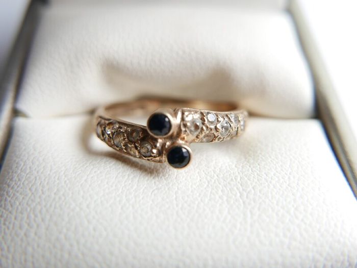 Vintage Solid 9ct Yellow Gold 375, Sapphire Ring - size P - 2,2g