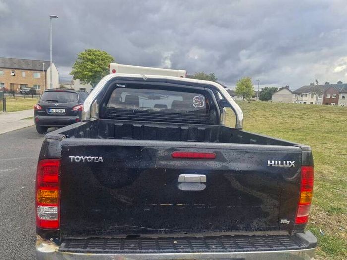 toyota hilux tub