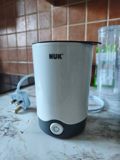 Milk bottle warmer