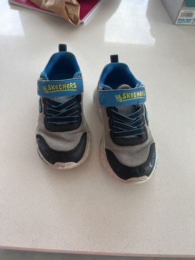 skechers play scene runners