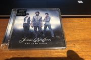Jonas Brothers " A Little bit Longer"