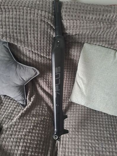 rigid aluminium fork , boost 15mmx110