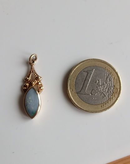 Vintage 9ct gold marquise opal pendant Edwardian style