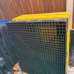 plastic pallets