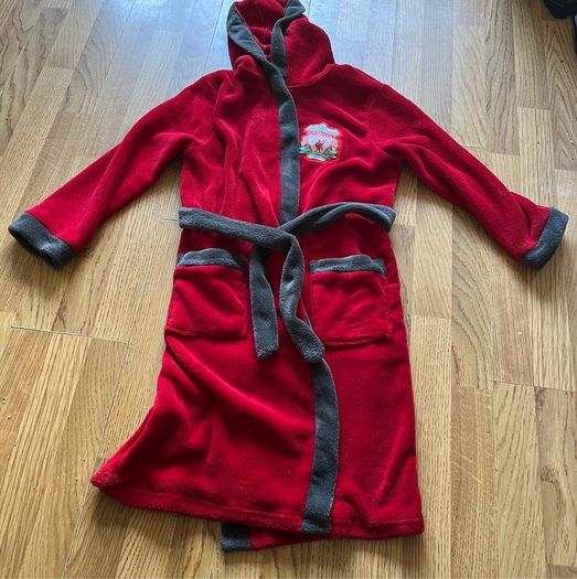 LFC dressing gown age 10-11