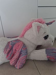 Giant Unicorn