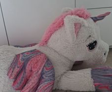 Giant Unicorn