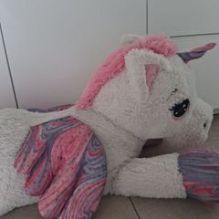 Giant Unicorn