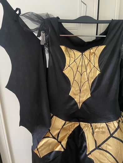 Spider girl gold halloween costume 8-10 years