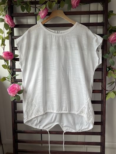 top white & lace top with parka back one size new collection brand