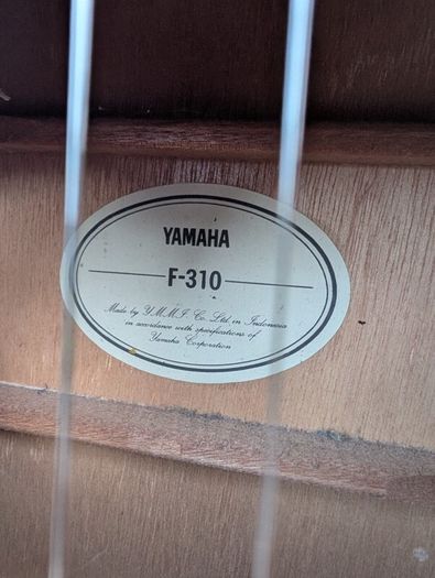 Yamaha F310 Acoustic Guitar
