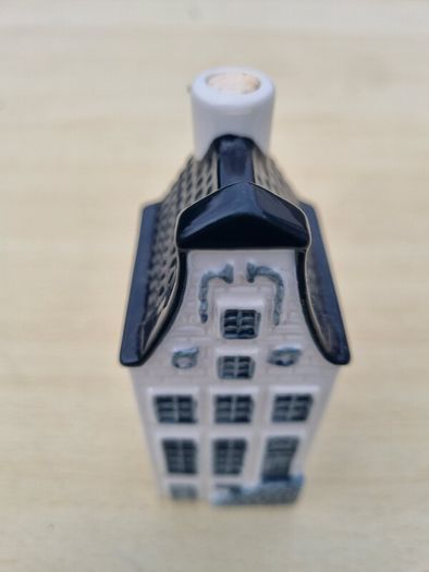 Collector's house from the KLM Delft Blue No9 series