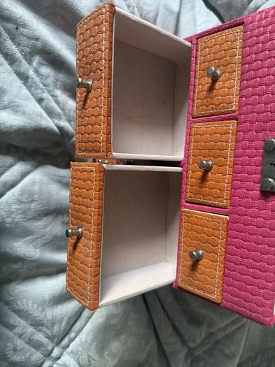 Jewellery box