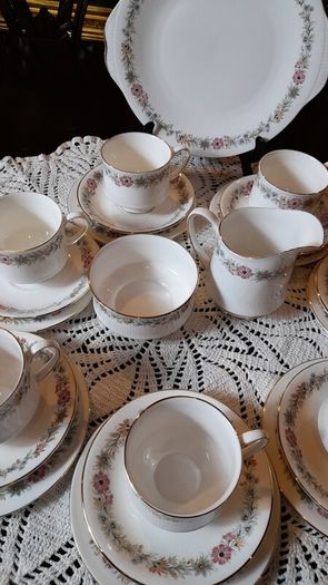Paragon "Belinda" tea set