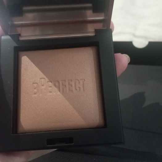 New B perfect bronzer