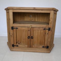 Solid Pine Corner TV Unit in Excellent Condition