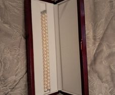 Pearl bracelet